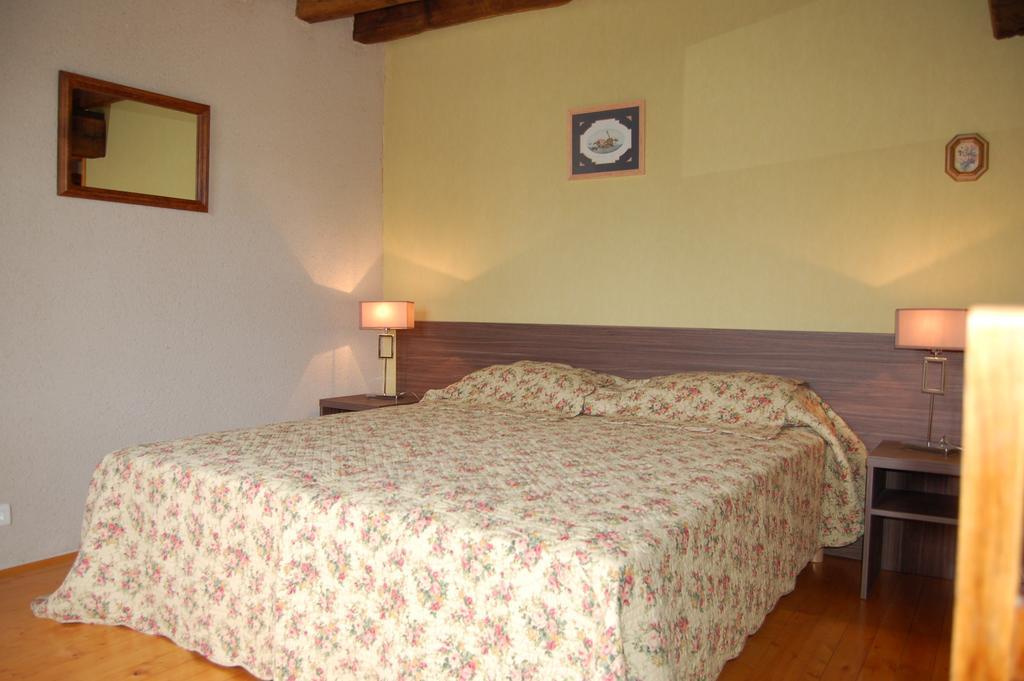 Le Moulin Neuf Bed and Breakfast Vignoux-sur-Barangeon Værelse billede