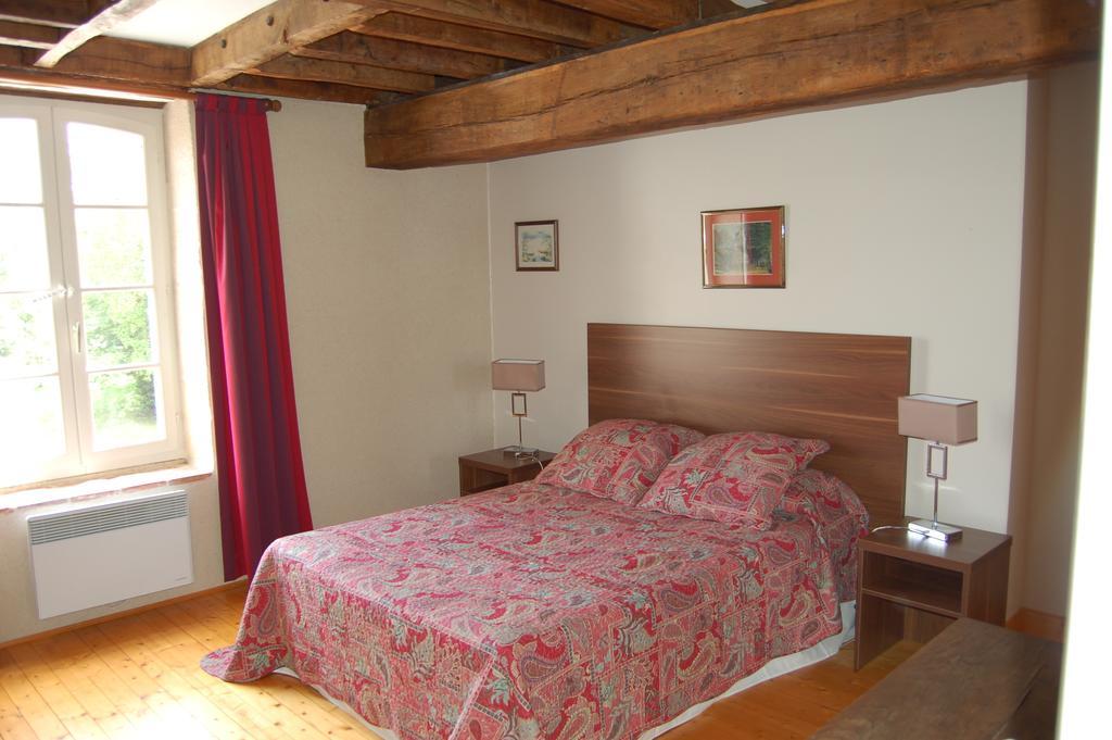 Le Moulin Neuf Bed and Breakfast Vignoux-sur-Barangeon Værelse billede