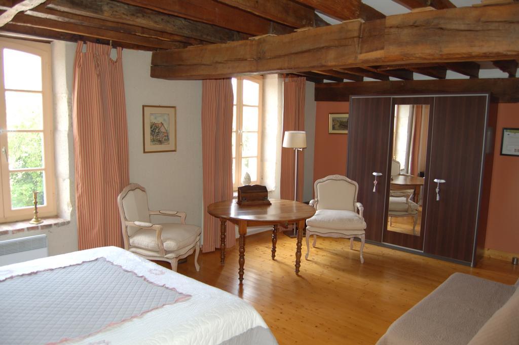 Le Moulin Neuf Bed and Breakfast Vignoux-sur-Barangeon Værelse billede